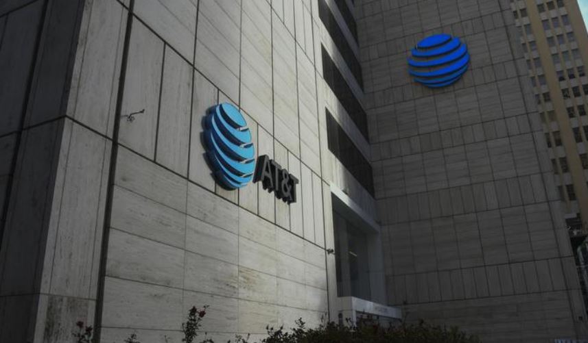AT&T looks to growth in 2020 after challenges persist in fourth quarter